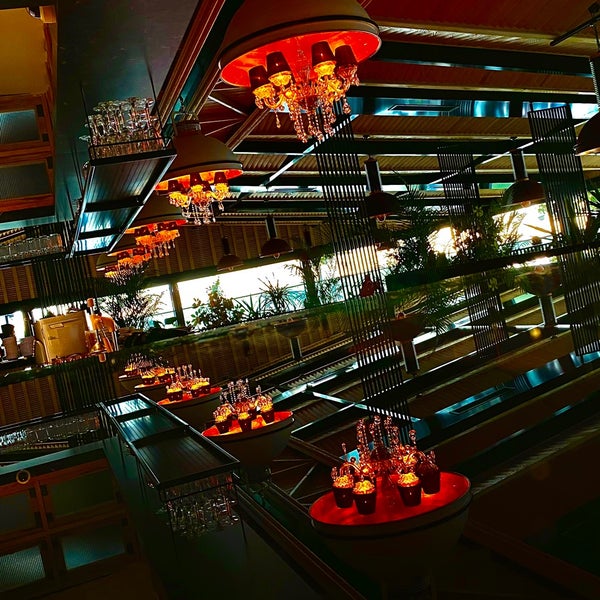รูปภาพถ่ายที่ Batı Garden Cafe &amp; Restaurant โดย Fuat T. เมื่อ 9/4/2021