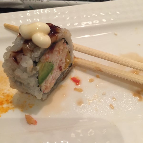 9/3/2015 tarihinde Jen C.ziyaretçi tarafından Sushi King'de çekilen fotoğraf