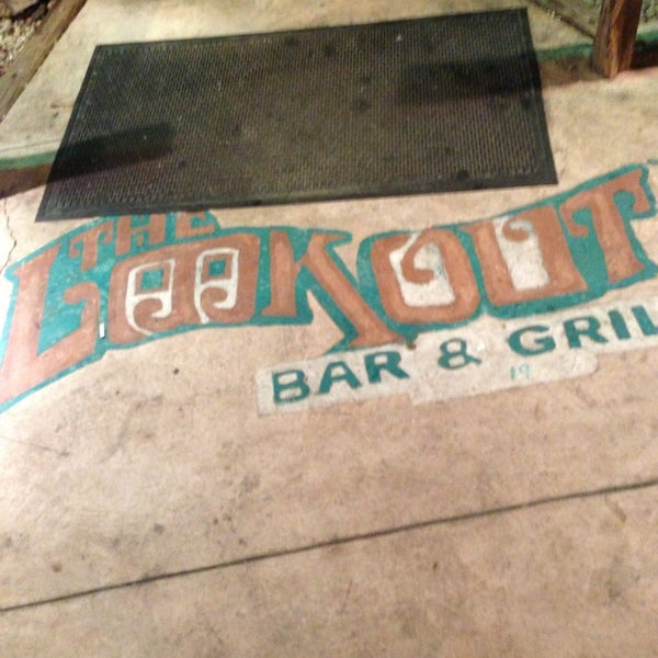 Das Foto wurde bei The Lookout Bar and Grill von Jeff am 2/24/2013 aufgenommen