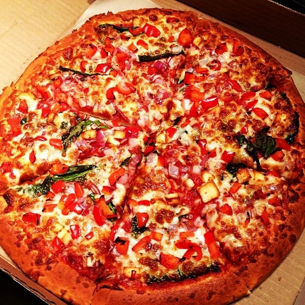 Неаполитанская пицца с лососем. Неаполитанская пицца с семгой. Пицца точка саянск. Пицца и точка. Пицца с помидорами.