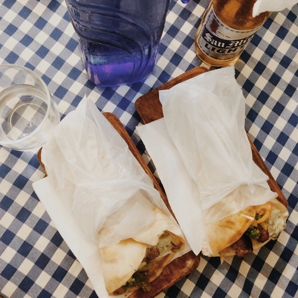 Das Foto wurde bei Blé - Real Greek food von Chang M. am 11/14/2014 aufgenommen
