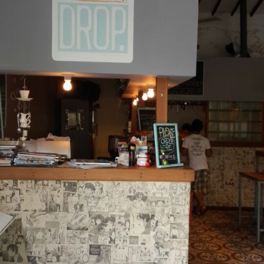 Photo taken at DROP. The Coffee Spot by Rudy W. on 12/20/2013