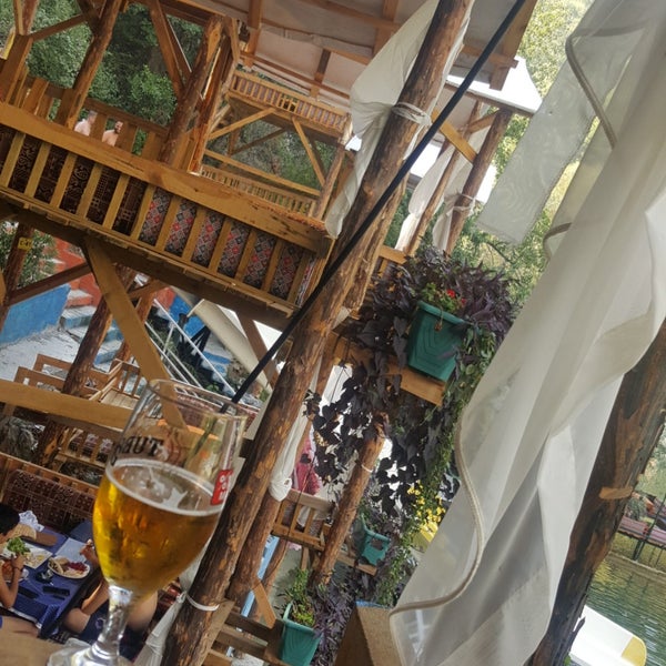 Das Foto wurde bei Anadolu Köyü Restaurant von Mehtap G. am 9/7/2018 aufgenommen