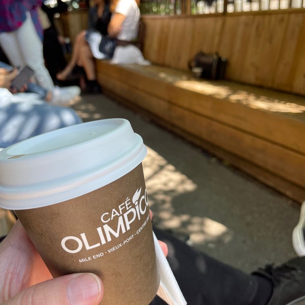 6/19/2022 tarihinde Anton C.ziyaretçi tarafından Café Olimpico'de çekilen fotoğraf