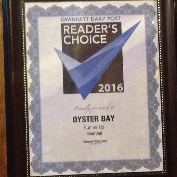 Foto diambil di Oyster Bay Seafood Cafe oleh Debbie A. pada 6/30/2017