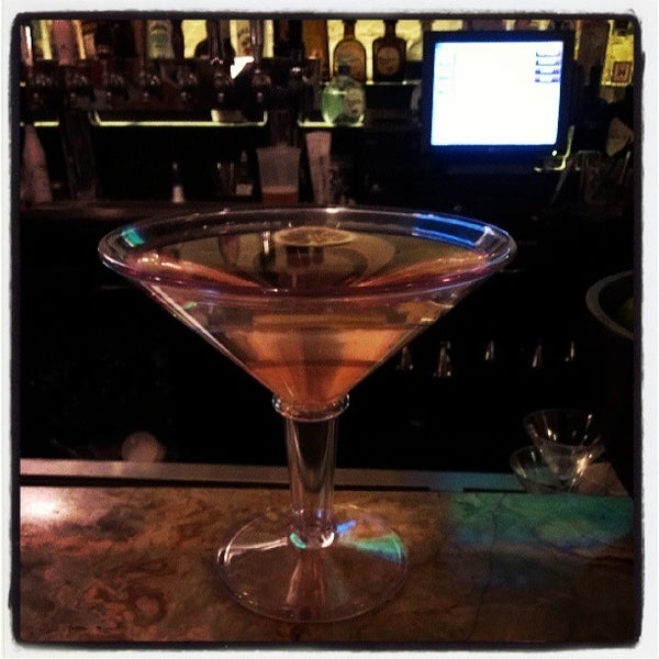 Foto tirada no(a) Dirty Martini por &quot;E&quot; em 6/30/2013