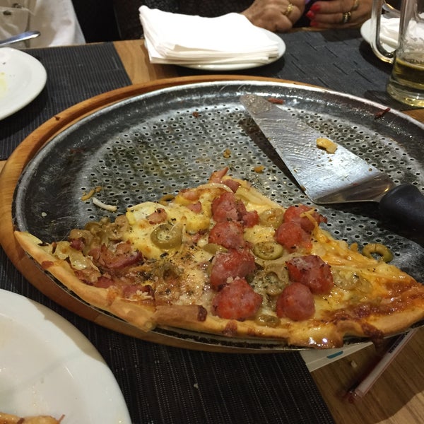 8/2/2015 tarihinde Fernando P.ziyaretçi tarafından Pizza Bis'de çekilen fotoğraf