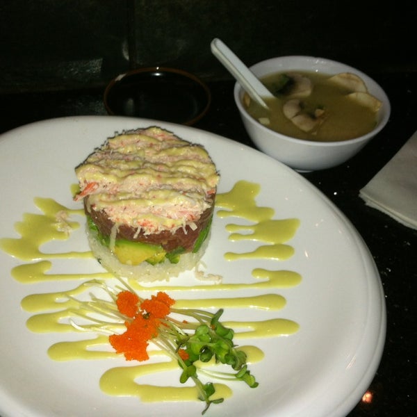 Foto tomada en The Fish Restaurant &amp; Sushi Bar  por Chuck T. el 6/22/2013