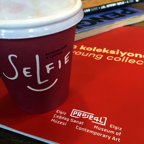 5/21/2015에 Burcu G.님이 Selfie Sandwiches &amp; Coffee에서 찍은 사진