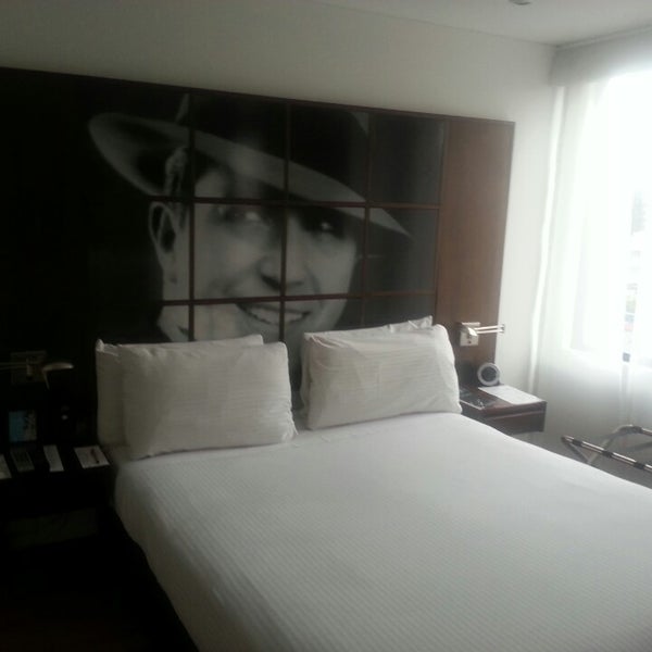 5/27/2014에 Johanna T.님이 Celebrities Suites &amp; Apartments에서 찍은 사진