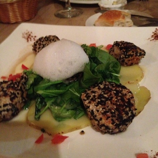 Foto scattata a Cassariano Italian Eatery da David M. il 11/21/2012