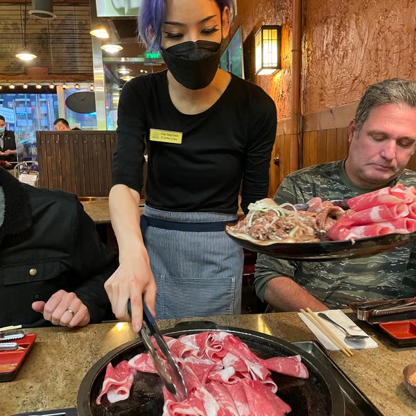 4/2/2022 tarihinde Marko D.ziyaretçi tarafından Hae Jang Chon Korean BBQ Restaurant'de çekilen fotoğraf