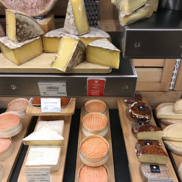 Photo taken at Fromagerie Laurent Dubois by A T. on 8/10/2019