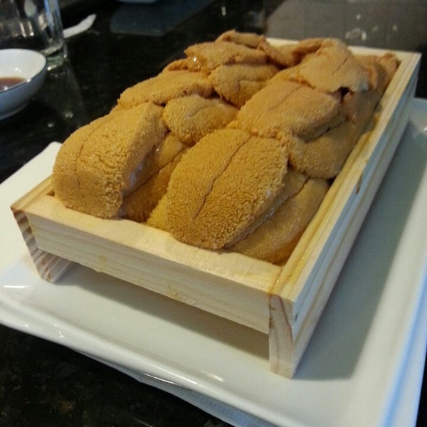 Foto scattata a Nomura Sushi da Charbel R. il 1/9/2014