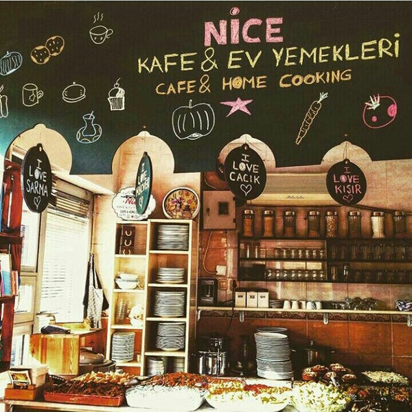 Das Foto wurde bei Nice Kafe &amp; Ev Yemekleri von Özlem Ü. am 11/14/2015 aufgenommen