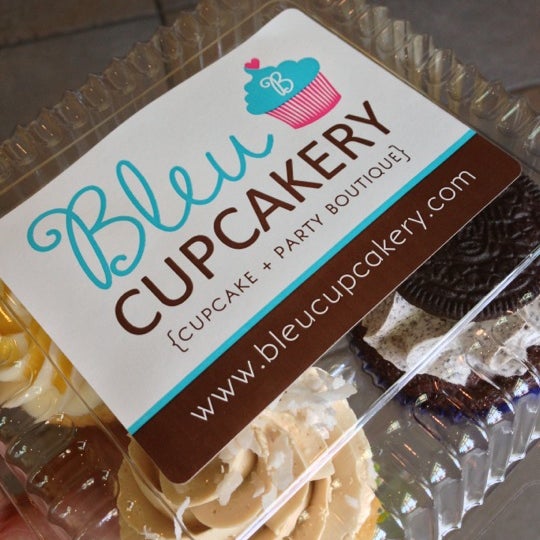 รูปภาพถ่ายที่ Bleu Cupcakery โดย N เมื่อ 10/31/2012