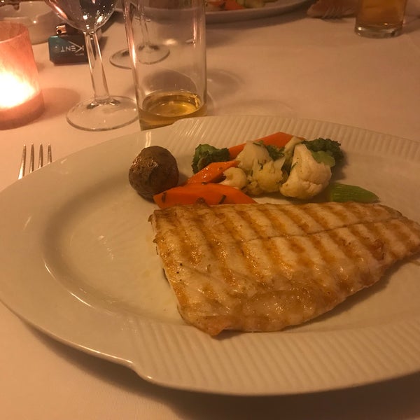 Photo taken at Yelken Restaurant by 🏁♥ayşe⬜⬛ . on 11/10/2018