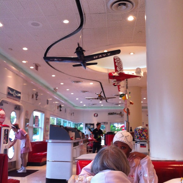 Photo taken at Ruby&#39;s Diner by Suzette F. on 4/14/2013