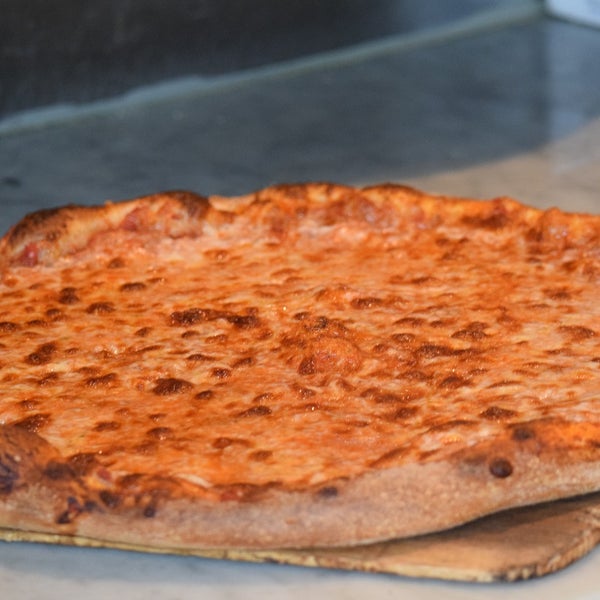 Das Foto wurde bei Casa Edesia Pizza and Grill von Casa Edesia Pizza and Grill am 5/16/2014 aufgenommen