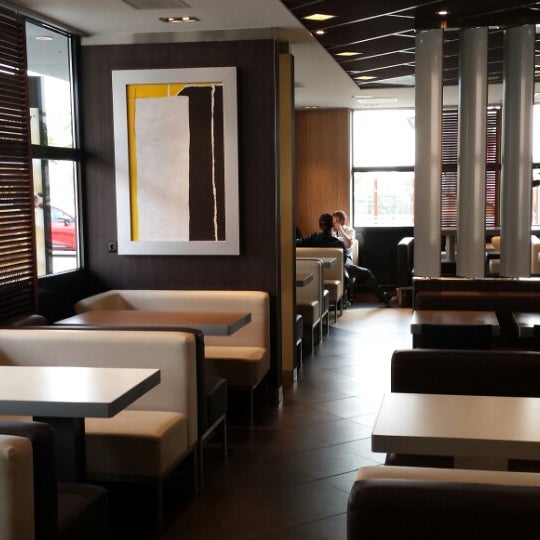 Photo taken at McDonald&#39;s by Demetrio B. on 9/30/2014