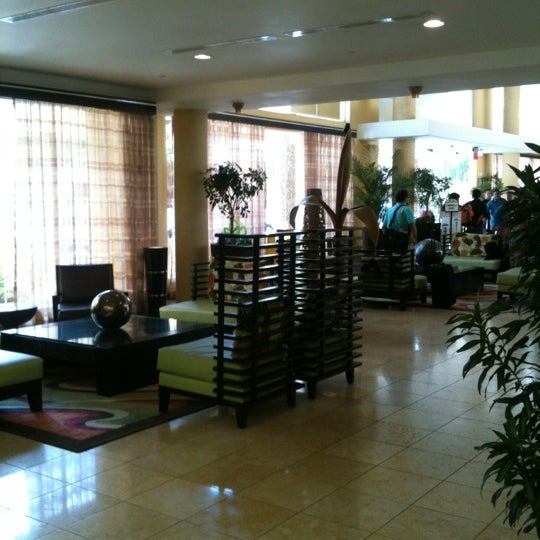 Foto diambil di Verdanza Hotel, a member of Summit Hotels &amp; Resorts oleh Calvin X pada 11/24/2012