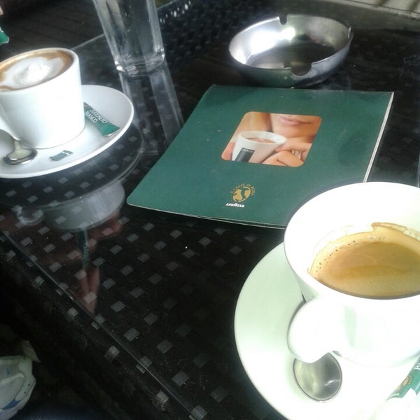 Foto tirada no(a) Cafe Harizma por Manolya C. em 5/14/2014