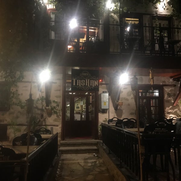 Foto diambil di Taş Han Cafe oleh M.Faruk K. pada 9/29/2018