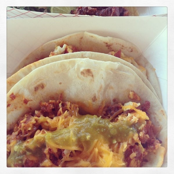 7/27/2014에 Plenty W.님이 Tacos Y Mas에서 찍은 사진