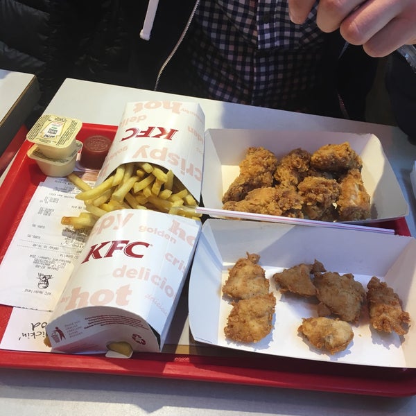 Photo taken at KFC by Annelies C. on 2/6/2016