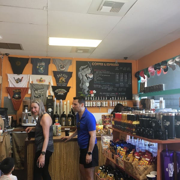 4/10/2018 tarihinde Jaclyn H.ziyaretçi tarafından Bad Ass Coffee of Hawaii'de çekilen fotoğraf