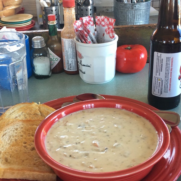 Loulou's Griddle In The Middle Monterey'de Diner