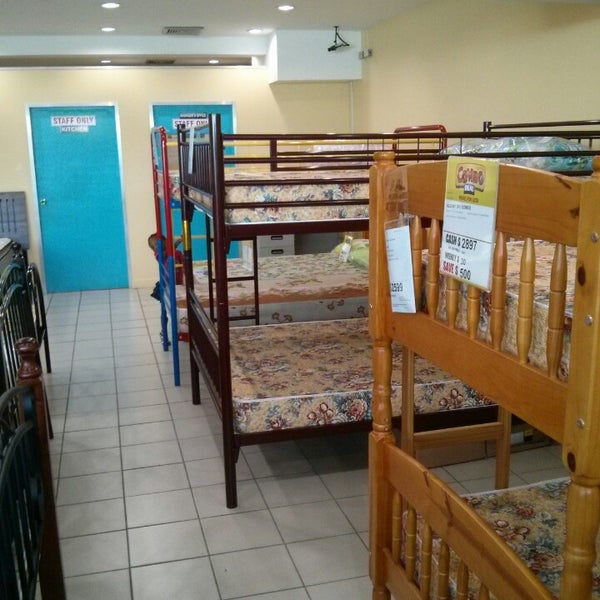 Double decker bed courts online