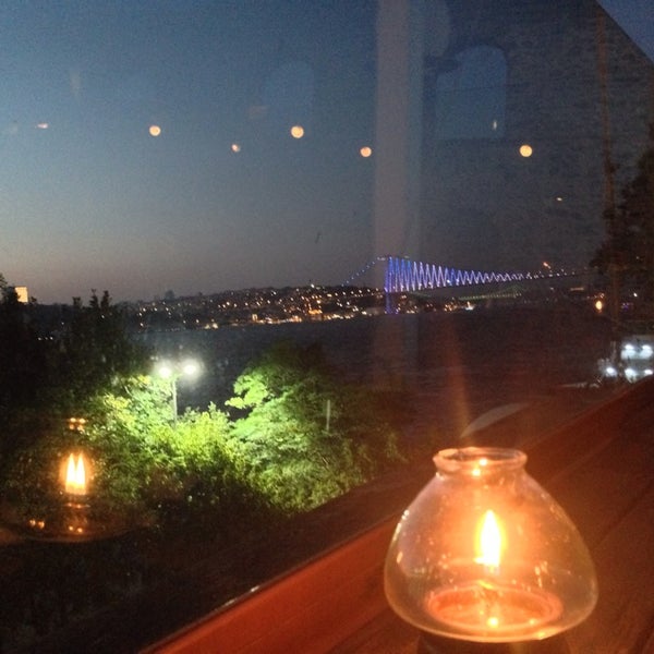 Photo taken at Vira Balık Restaurant by Gaye E. on 8/12/2014