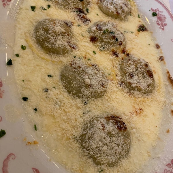 Photo taken at Maggiano&#39;s Little Italy by Richard S. on 3/5/2020