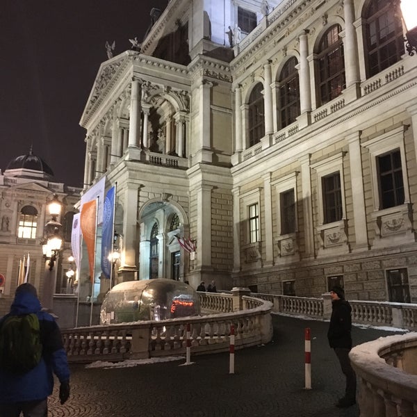 2/21/2018 tarihinde Kim G.ziyaretçi tarafından Universität Wien'de çekilen fotoğraf
