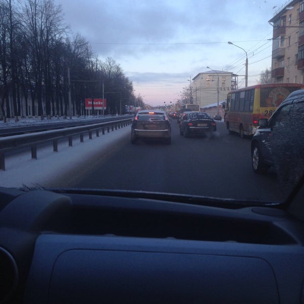 Выемка ярославль. Выемка ярославль. Остановка выемка в ярославле транспорт. Тугова гора ярославль. Выемка ярославль.