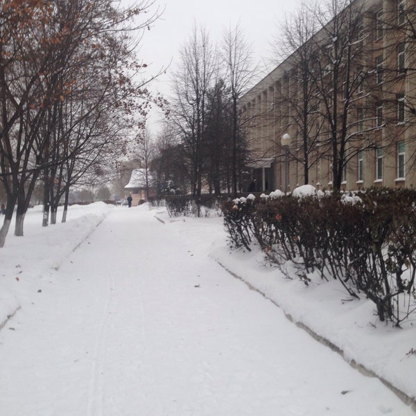 Московский проспект 151 ярославль. Железнодорожный колледж ярославль. Жд техникум ярославль. Ягк ярославль на фрунзе. Жд техникум ярославль.
