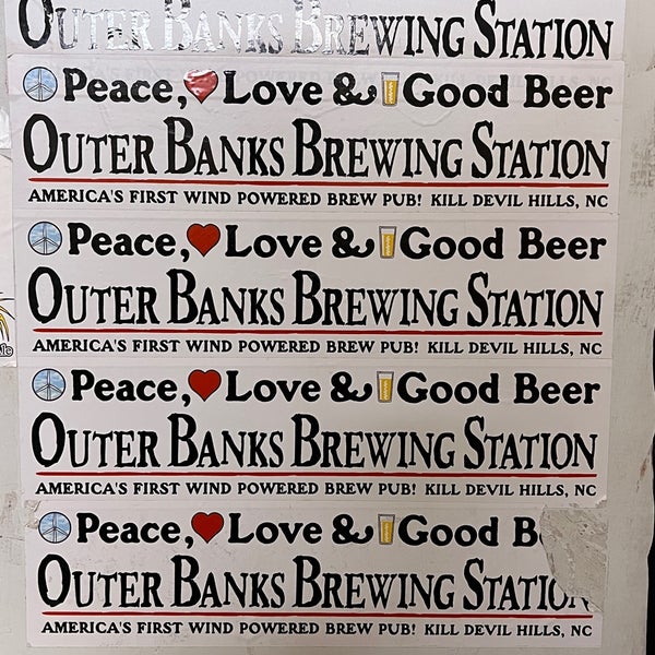 Снимок сделан в Outer Banks Brewing Station пользователем Aubree L. 10/21/2023