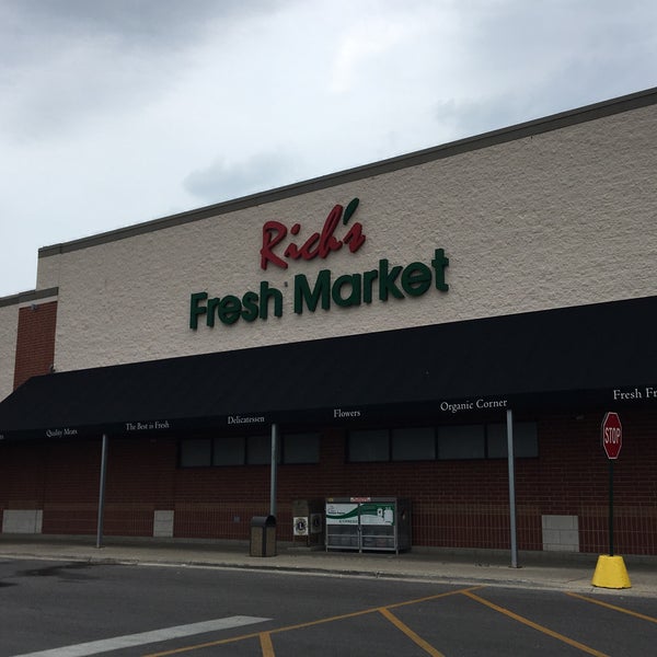 Binny's Beverage Depot Winery in River Grove