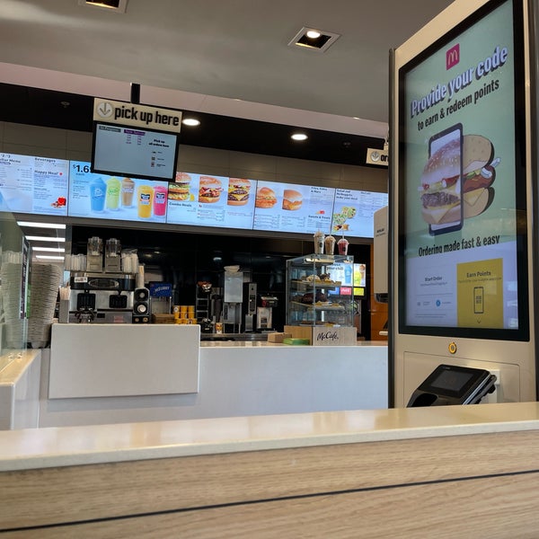 McDonald's Fast Food Restaurant in Elmwood Park