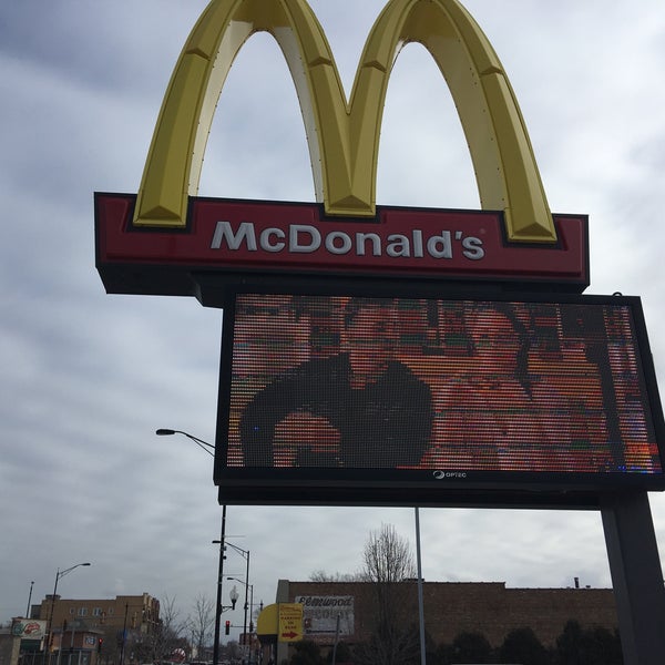 McDonald's Fast Food Restaurant in Elmwood Park