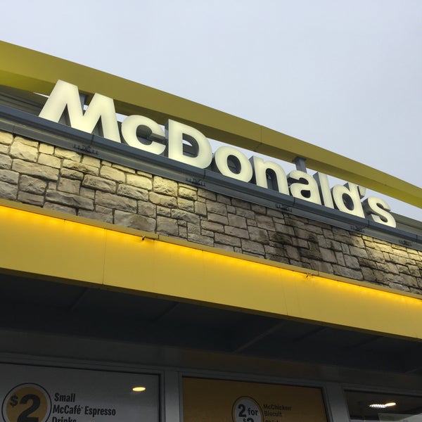 McDonald's Fast Food Restaurant in Elmwood Park