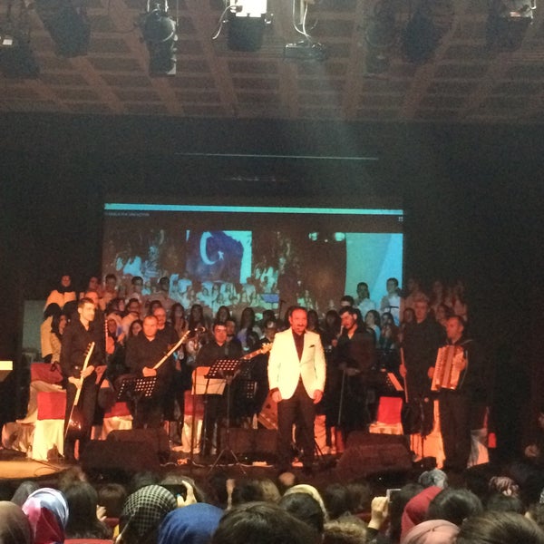 Foto tomada en Ertan Gösteri Merkezi  por Sümeyye Ü. el 12/10/2015