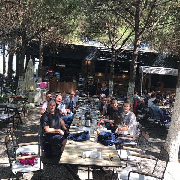 Foto tomada en Cafe 236 Lounge  por Çiğdem P. el 9/22/2019