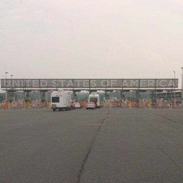 U.S./Canada Border ChamplainSt. Bernard de Lacolle Crossing 69 tips