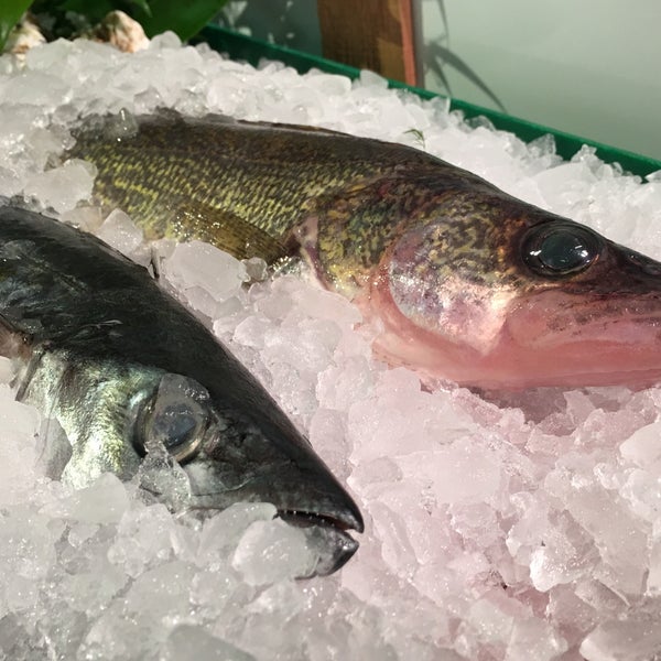 Photo taken at Monahan&#39;s Seafood Market by PF A. on 4/21/2018