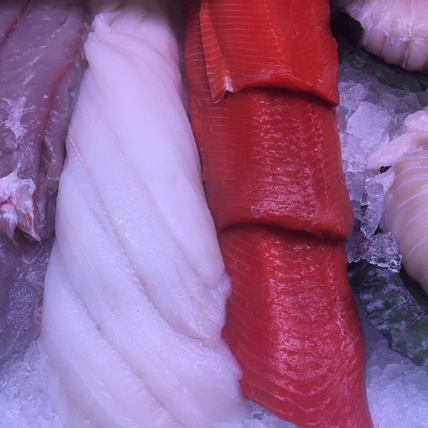Foto scattata a Monahan&#39;s Seafood Market da PF A. il 7/6/2019