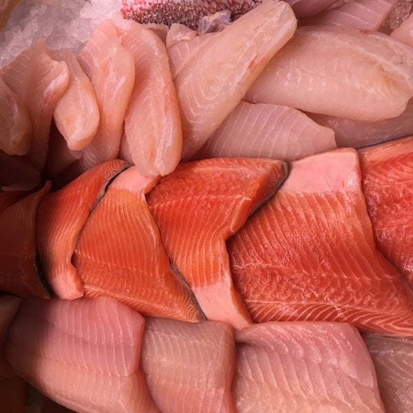 Foto scattata a Monahan&#39;s Seafood Market da PF A. il 9/21/2019