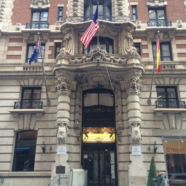 2/1/2014 tarihinde Lin J.ziyaretçi tarafından La Quinta Inn and Suites Manhattan'de çekilen fotoğraf