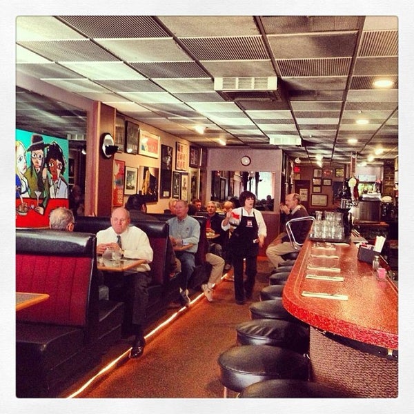 Foto tirada no(a) Franco&#39;s Lounge Restaurant &amp; Music Club por Franco&#39;s Lounge Restaurant &amp; M. em 11/25/2013